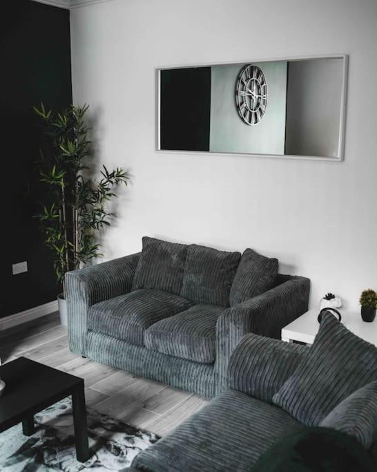 Comfortable Home In Bolton Farnworth Eksteriør bilde
