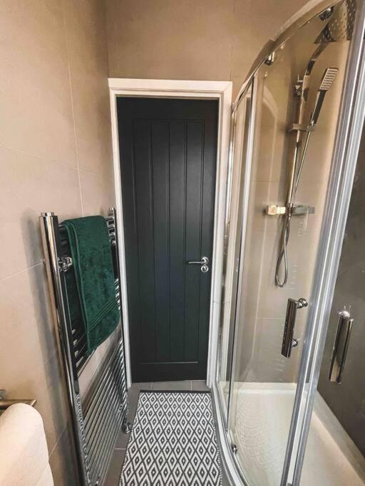 Comfortable Home In Bolton Farnworth Eksteriør bilde